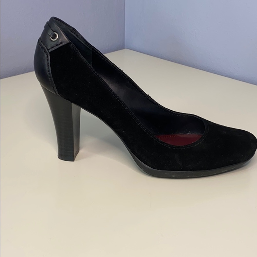 💚 $5 -  Last Chance - Unisa Black Faux Suede & Leather Heel - 8 M
